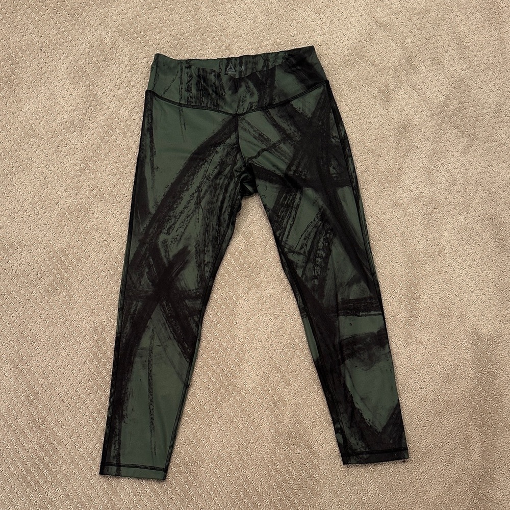 Reebok Lux 7/8th Speedwick Tights, Black and Olive Green, Size Medium